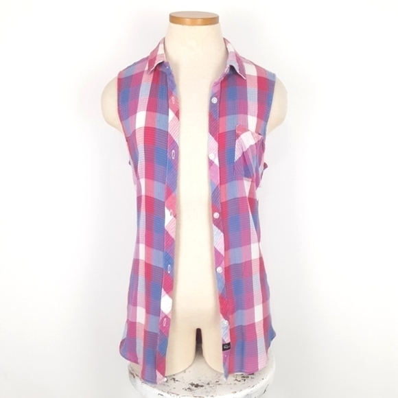 Rails | Gavin Sleeveless Button Up - Picture 3 of 10